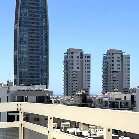 Modern 3bdr_top Floor_lux_suite_balcony דירה *